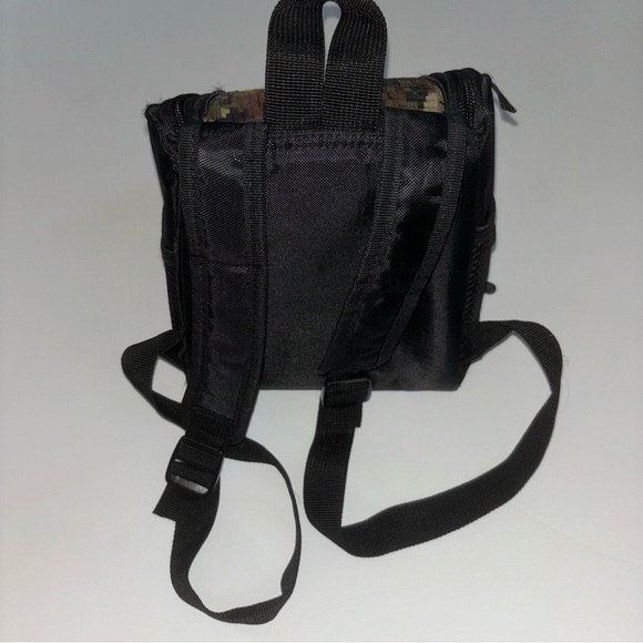 2/$30 Nintendo Camo DS Lite/DSi/3DS Travel Carrying Case Storage Backpack Bag - Picture 2 of 9